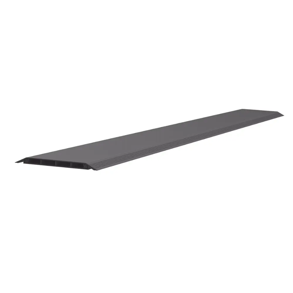 [AFR4BCBL6] Canaleta de Piso de 4 Vías, Material PVC Rígido, 6 ft de largo, 176 mm de Ancho, Color Negro