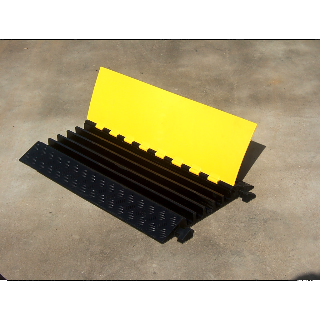 [AC905-CV] Protector de Cable de 5 Canales / Base de Goma y Tapa de Plástico / Capacidad 4.6 Toneladas / Canal 38x35MM / Longitud 90 cm / Amarillo y Negro